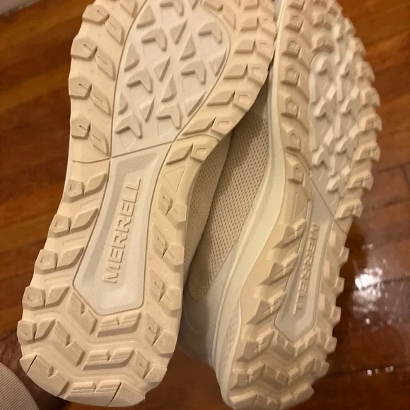 Women’s Merrell Cream Trail Running Shoes size 10 - Picture 7 of 9